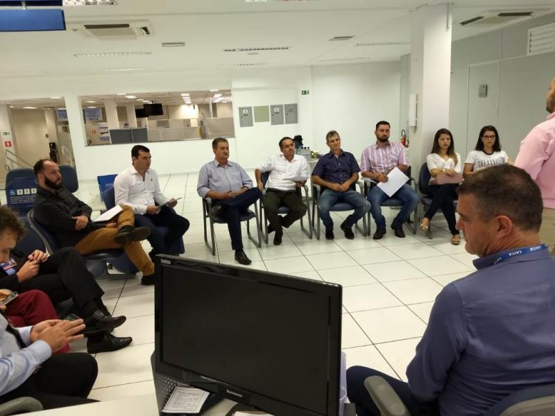 Prefeito Jose Lineu Gomes, Secretario e Engenheiro  participam de reunião na Caixa Econômica Federal em laranjeiras do Sul